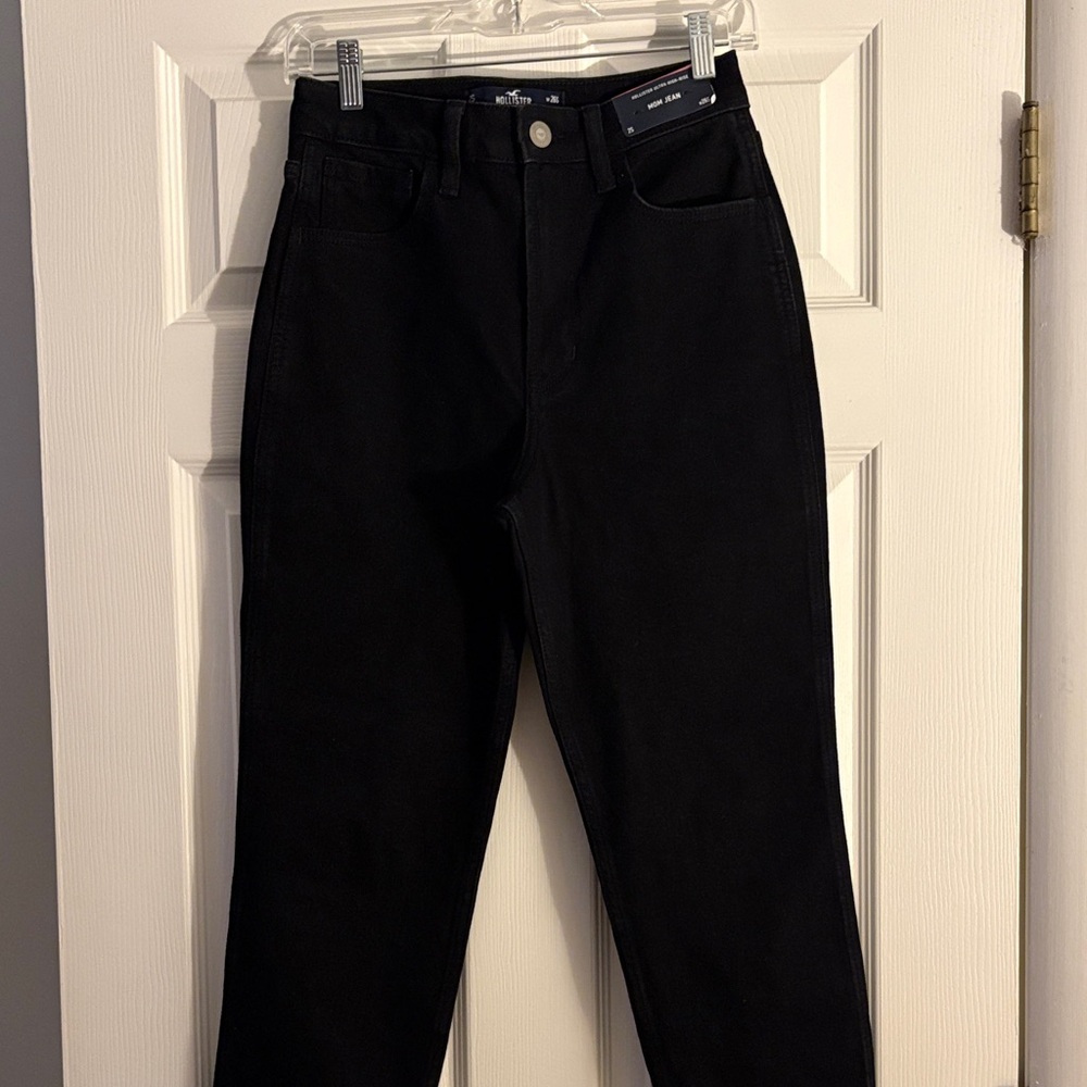 Hollister Women's Ultra High Rise Black Mom Jean